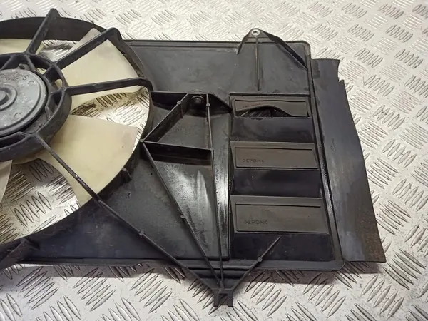 Kylarrubrik Toyota Yaris I 1.4 D4D 16363-28150 image 2