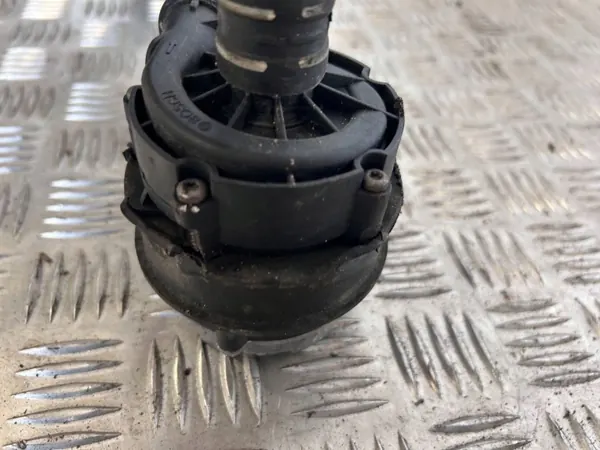 Pompe à eau Maserati Ghibli 2017 OEM 670005347 image 4