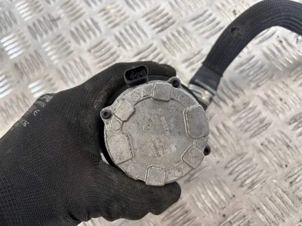 Pompe à eau Maserati Ghibli 2017 OEM 670005347 image 6