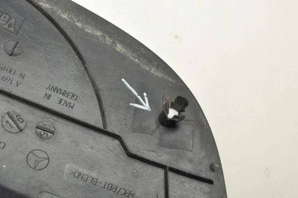 Junquillo parabrisas Mercedes W169 OEM A1698360018 image 4