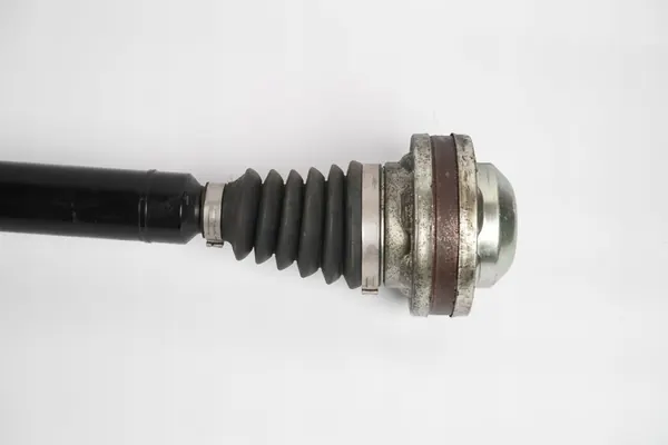 Höger fram drivaxel VW Golf VI image 3