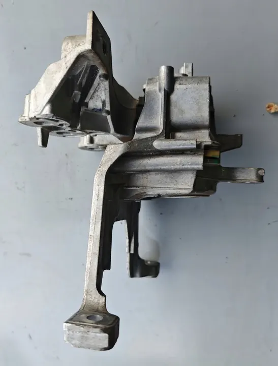 Engine Mount Bracket Mercedes CLA A-Class GLB W177 W118 image 3