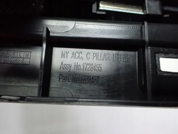 Cobertura pilar porta-malas Tesla Model Y OEM 1728455-00-A image 6