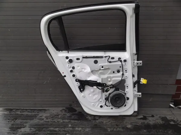 PEUGEOT 208 II 2022 Left Rear Door Complete OEM image 4