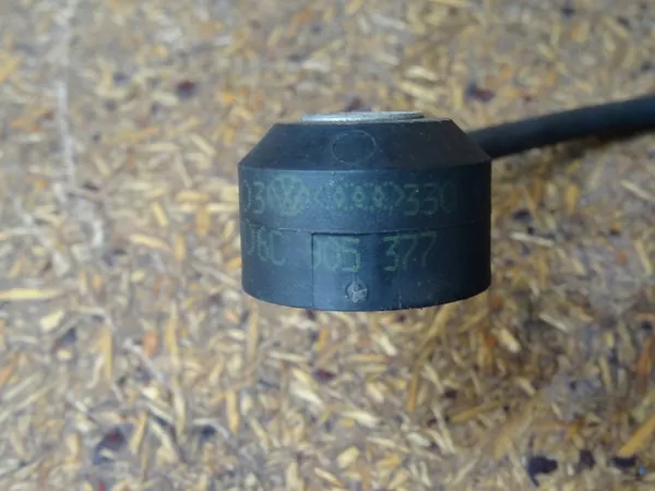 Sensor de batida AUDI A4 B6 B7 1.8T 06C905377 image 2