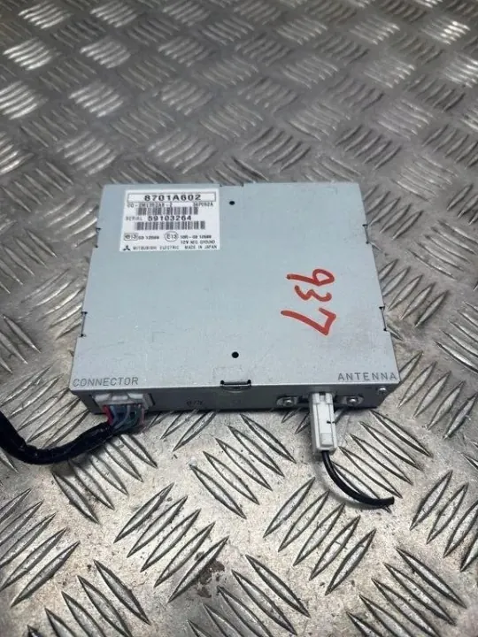 Mitsubishi Radioförstärkare OEM 8701A602 - Begagnad image 2