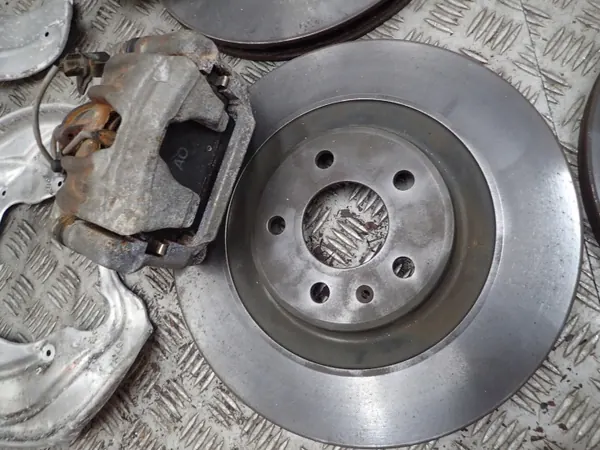 Bremsensatz Audi Q5 OEM HAMULCE N19 - Gebraucht image 4