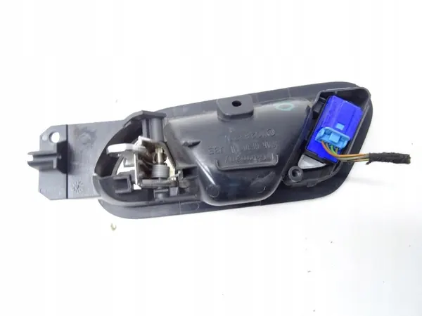 Poignée intérieure droite OEM 1Q2837114 VW Eos image 8