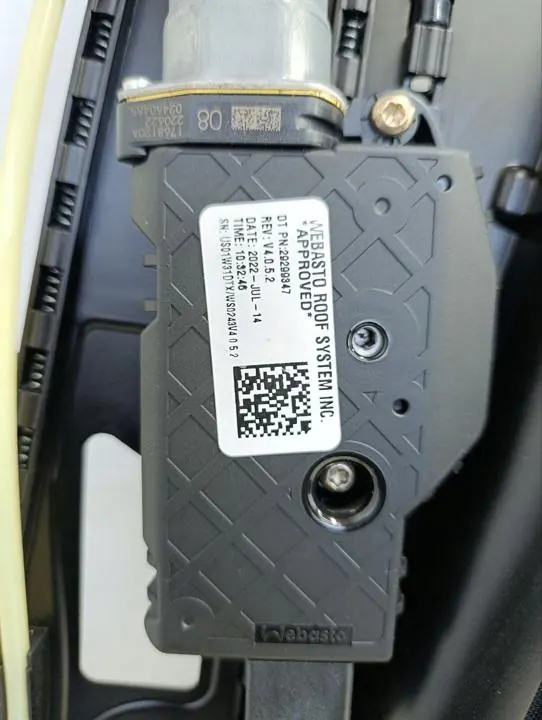 Teto solar Jeep OE OEM 7BK25TX7AF para Wagoneer image 9