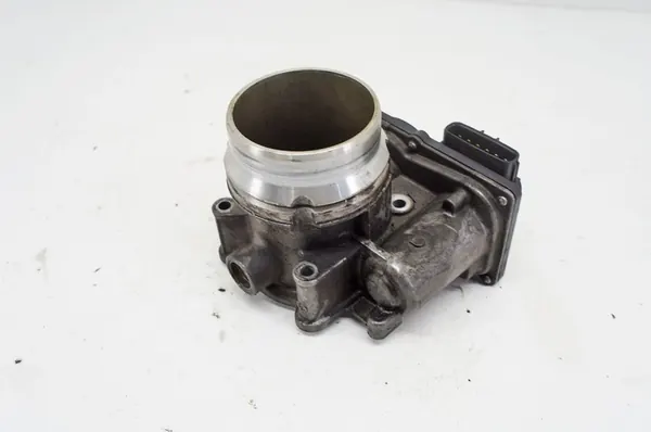 Volvo XC40 D3 2.0d Drosselklappe UK296 image 3