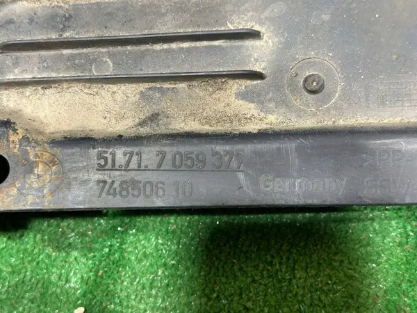 Vasemman etupyörän kaari BMW 3 E90 51717059379 image 3