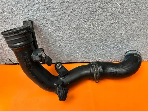 Tuyau d'air VW Passat B6 2.0 TDI OEM 3C0145838B image 2