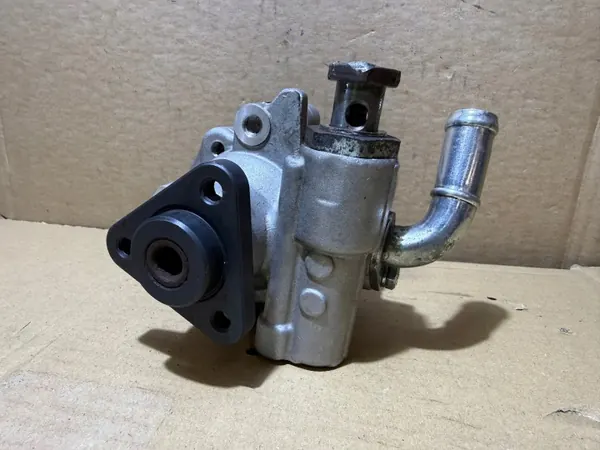 Audi Q7 4L 3.0 TDI ohjauspumppu OEM image 2