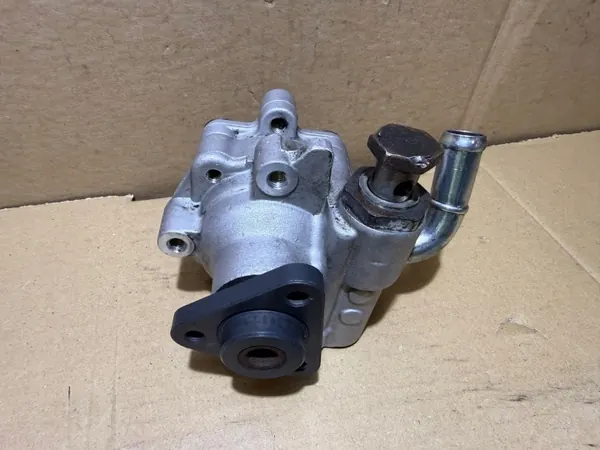 Audi Q7 4L 3.0 TDI ohjauspumppu OEM image 3