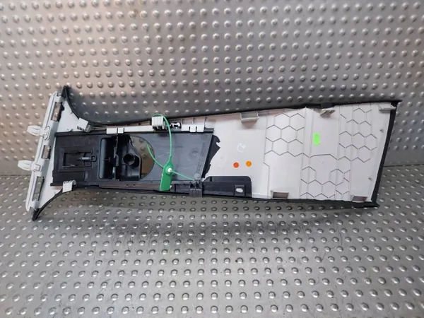 OEM S26372368 Cubrepilar B derecho Mercedes Clase C image 3