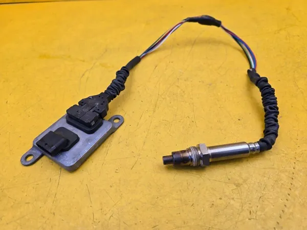 Mercedes NOX-sensor OEM A0009058111 för Vito W447 image 2