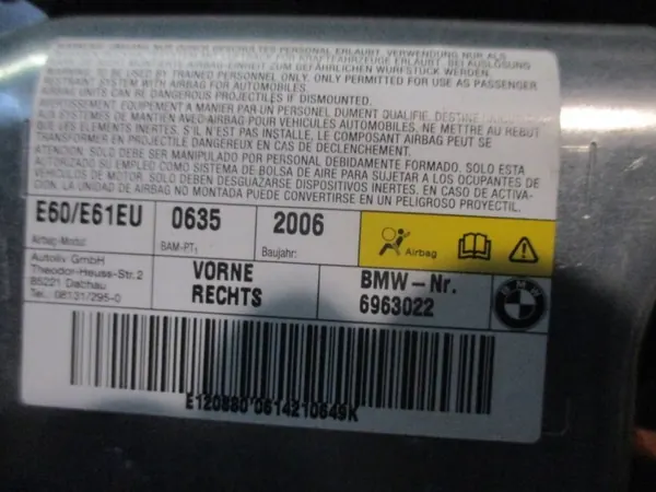 BMW 5 E60/E61 Höger Framdörrstrimma OEM 6923174 image 5