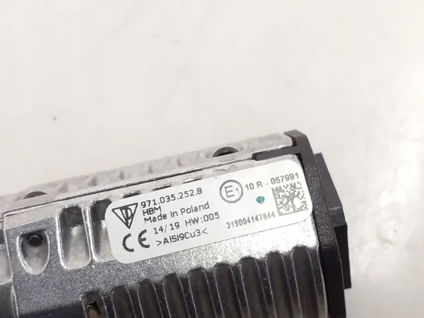 Prise USB Porsche OEM 971035252B - Occasion image 4