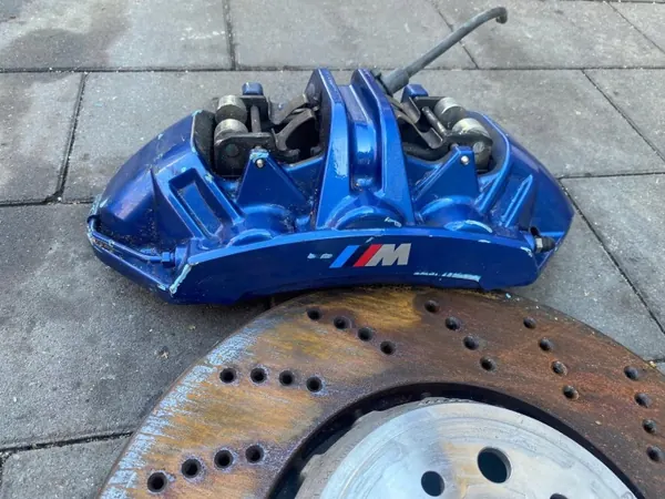 BMW M2G87 Bremscheibe & Bremssattel Satz Vorne image 6