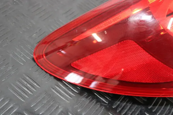 Linker achterlicht A2469068100 Mercedes B-Klasse W246 Lift image 2