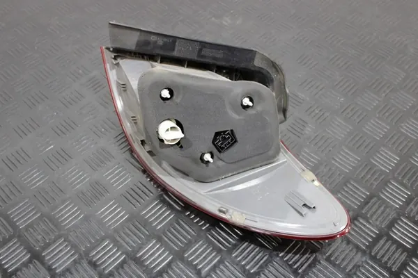 Linker achterlicht A2469068100 Mercedes B-Klasse W246 Lift image 4