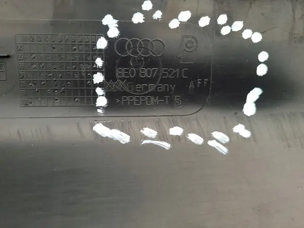 AUDI A4 B7 | Bakre stötfångardiffusor Kombi 8E0807521C image 7