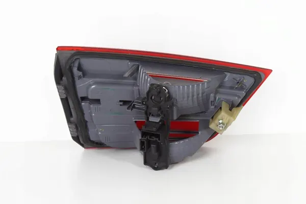 BMW F25 X3 Lámpara trasera derecha del maletero 7217310 image 3