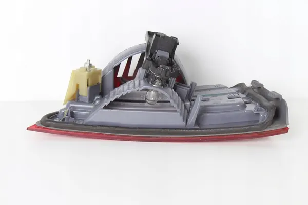 BMW F25 X3 Lámpara trasera derecha del maletero 7217310 image 6