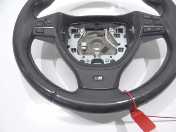 Volante BMW F10 M Package OEM 1 - Usado image 3