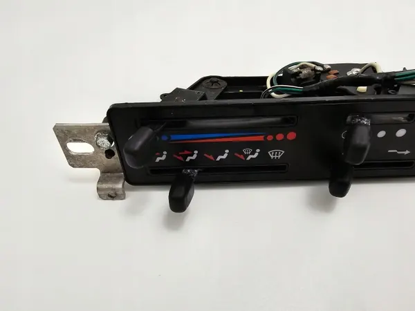Panelgrecav OEM ventilationskontrollpanel - Begagnad image 3