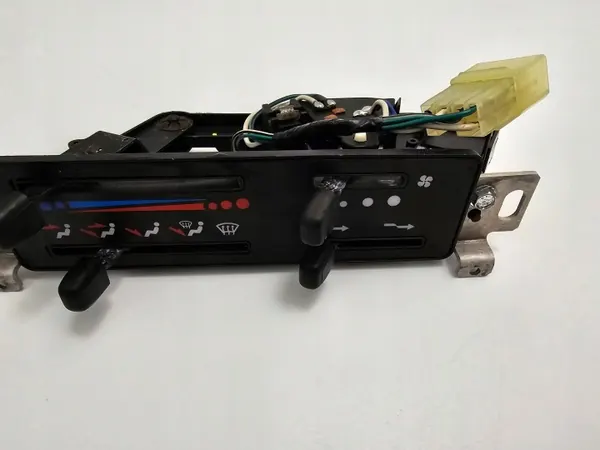 Panelgrecav OEM ventilationskontrollpanel - Begagnad image 4