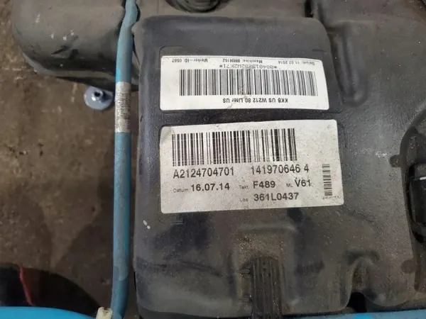 Tanque de combustível Mercedes-Benz OEM A2124704701 - Usado image 9