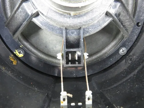 Altavoz de puerta usado OEM 4L0035415A para Audi Q7 image 4