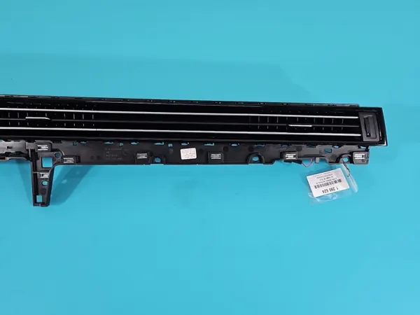 Center Vent Grille VW Passat B8 3G1858416 3G1819701 image 3