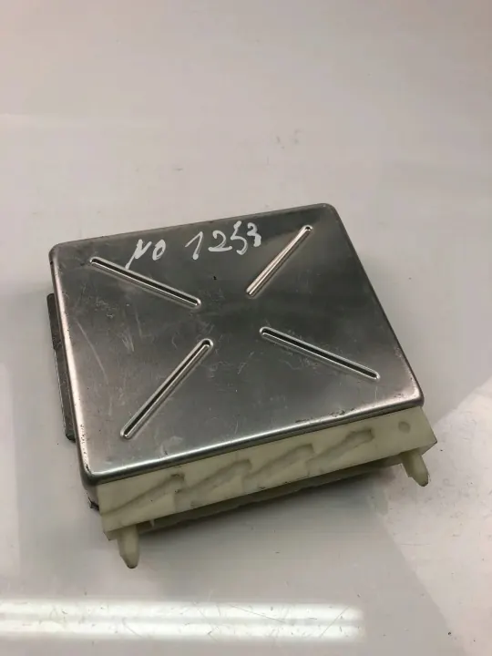 Computadora Transmisión Volvo OEM 22587018 Usado image 2