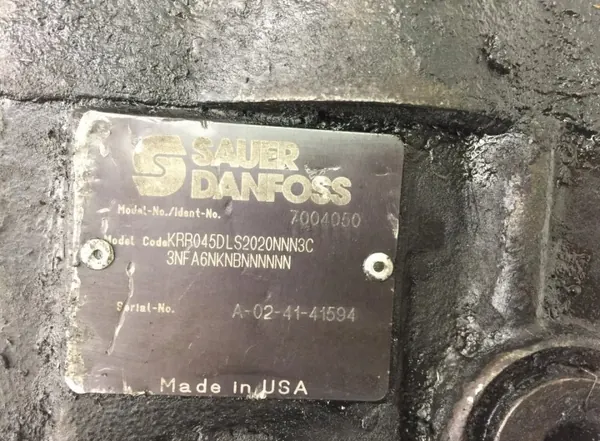Volvo Hydraulische pomp OEM 7004050 - Gebruikt image 6