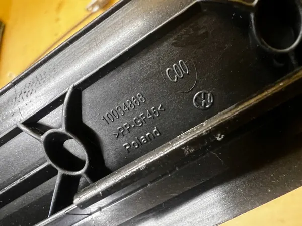 OEM kattoluukun kehysvahviste Audi A8 D5 image 3