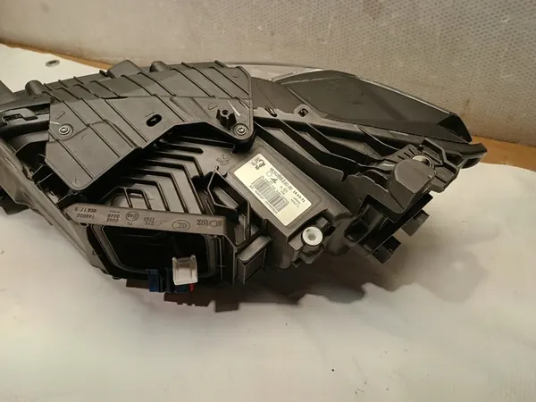 PEUGEOT 308 III 2021- LED REFLECTOR RECHTS 9839286180 image 8