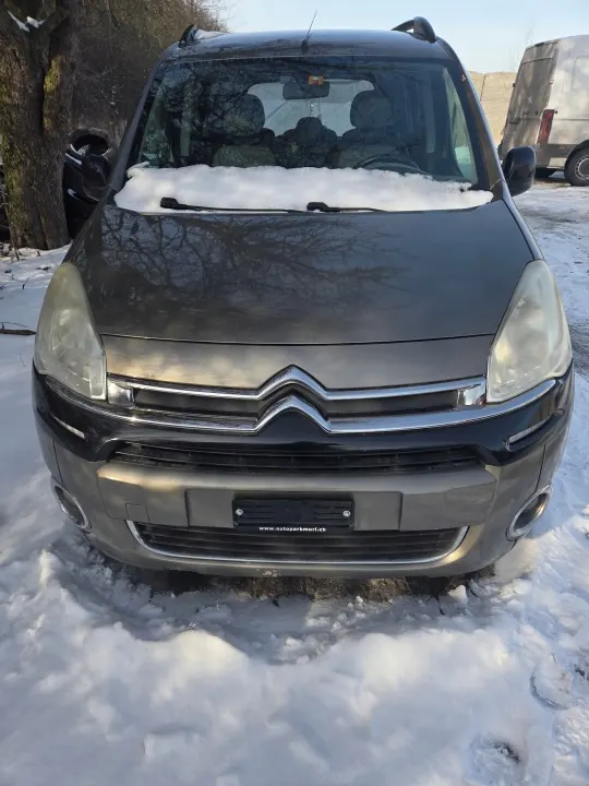 Etupää KPL PRZOD BERLINGO - Käytetty Citroen OE image 2