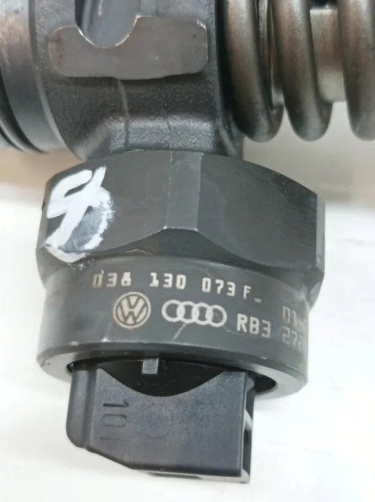 Spolarpump OEM 038130073F för VW Golf IV 1.9 TDI image 3