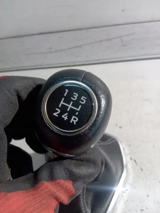Pomo de cambio FORD FIESTA MK8 OEM - Ford OE image 3