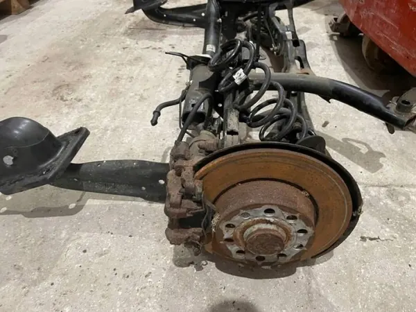 Viga suspensión OEM 5Q0505315H para VW Golf VII image 5