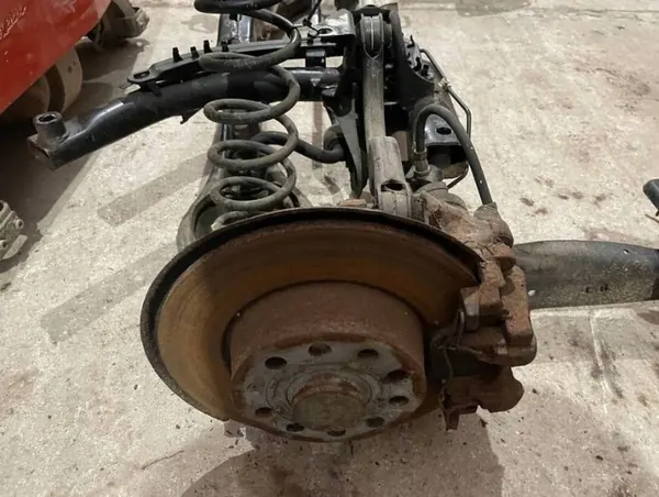 Viga suspensión OEM 5Q0505315H para VW Golf VII image 7