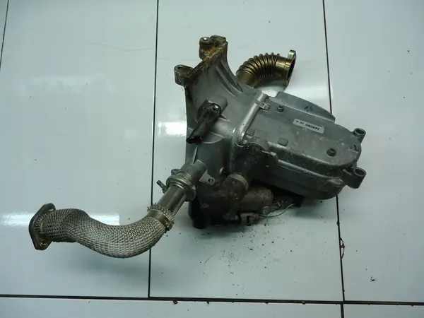 AUDI A4 B8 A5 8T EGR-Jäähdytin 3.0 TDI 2009 image 5