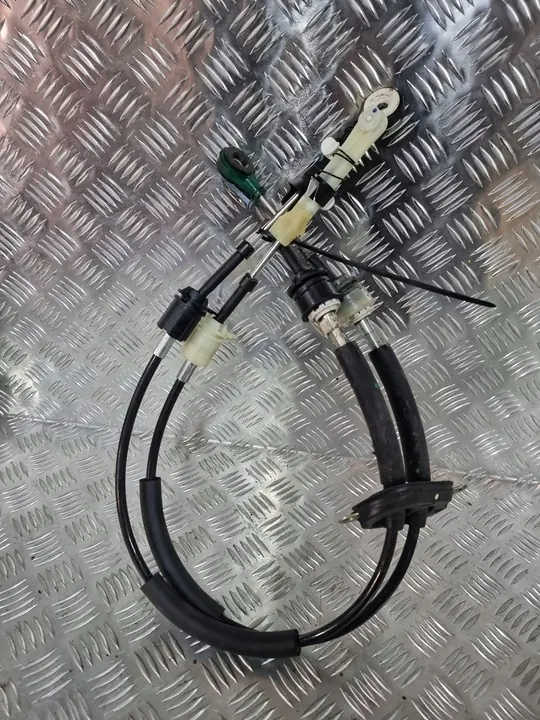 Opel Mokka Vaihdekabeli OE 55597758 image 3