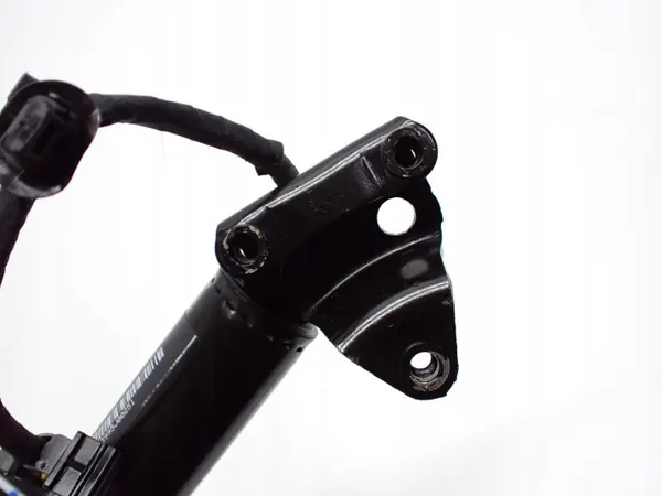OEM 1063441-00-F Teleskopisk Dörrstöd för Tesla Model X image 4