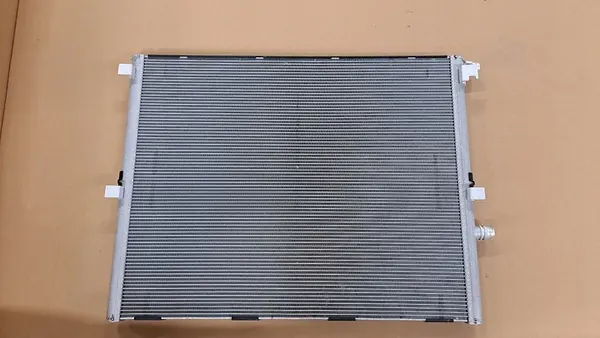 Radiador BMW G30 G11 OEM 8484638 image 2