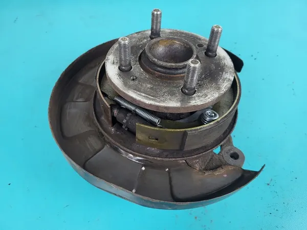 HYUNDAI I20 1.2 Achterste linker ankerplaat image 3