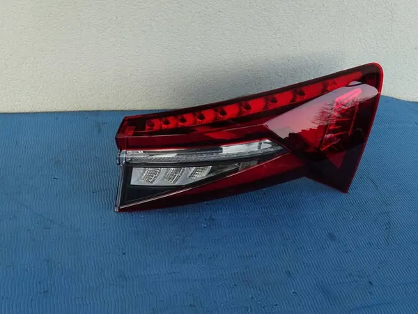 Luz trasera derecha Skoda Kodiaq GT image 2