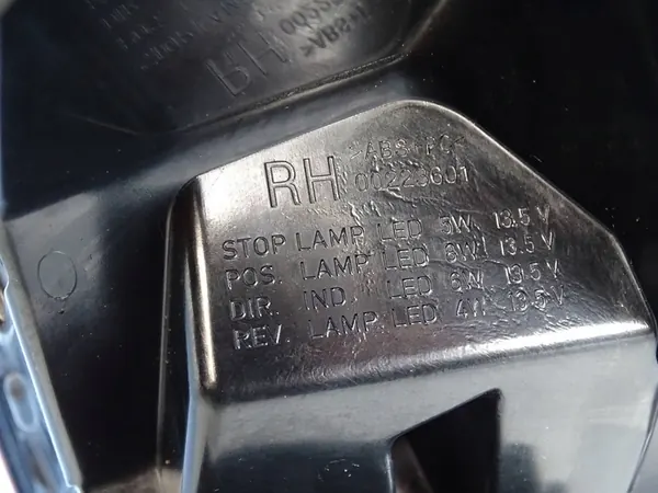 Luz trasera derecha Skoda Kodiaq GT image 6